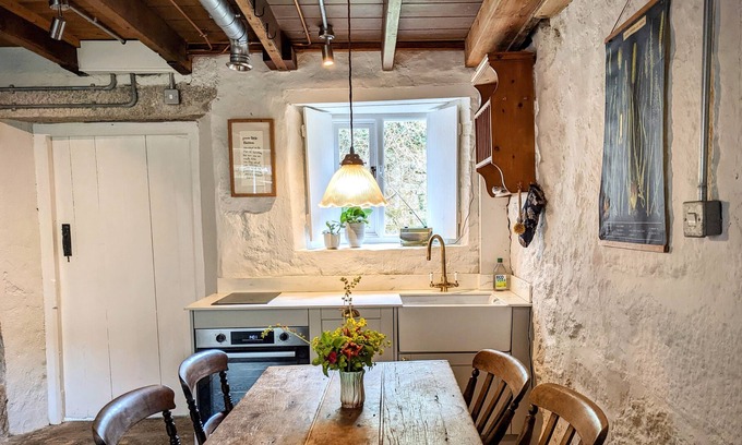 Penryn Cabaña | A cosy cottage in the heart of North Helford