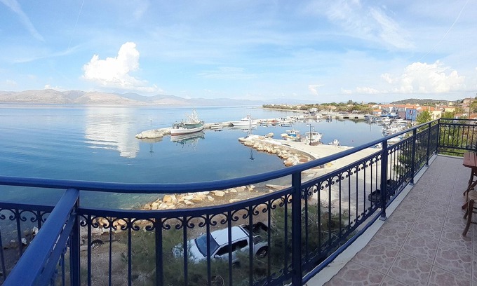 Vatera Casa | A cosy nest in the sea and sun. Family-sized house, 10 minutes from the beach.