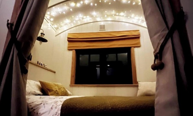 Milland Cabina | A Cosy Shepherd's Hut in Heart of the South Downs National Park