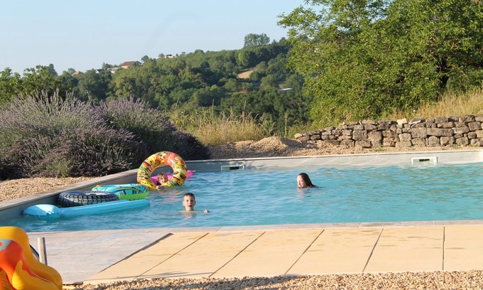 Ayen Casa | Una acogedora casa de campo accesible con jardín privado Le Mas No 16