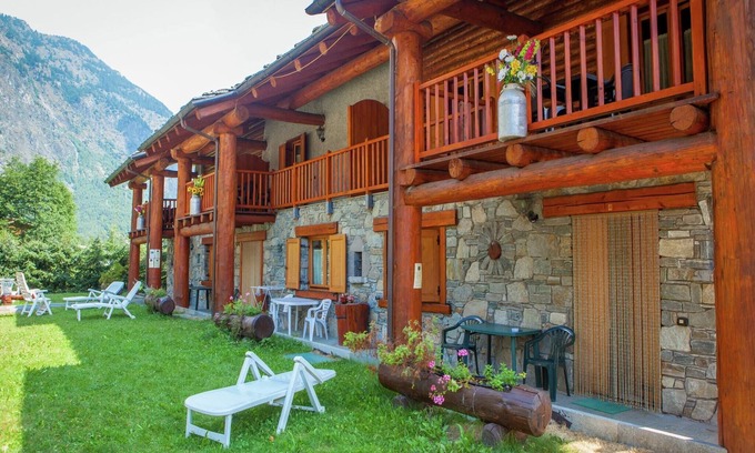 Antey-Saint-Andre Apartamento | Un acogedor refugio alpino