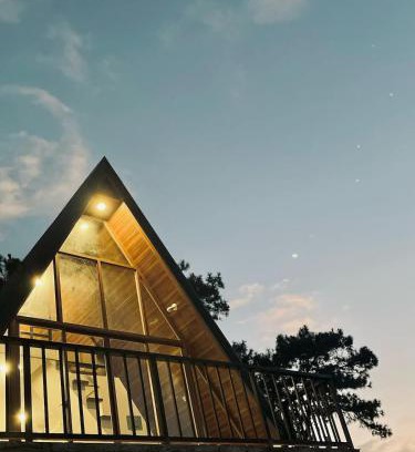 Baguio Apartamento | A Cozy Cabin Unit 1 for couple