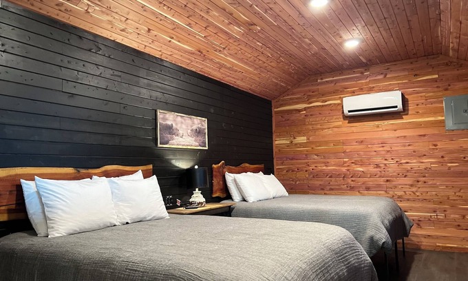 Ozark Apartamento | A cozy cabin with Ozark Mountain Views!