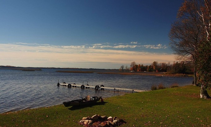 Moran Cabaña | Acogedora casa de campo en el lago Brevort, un lugar donde "querrás estar".