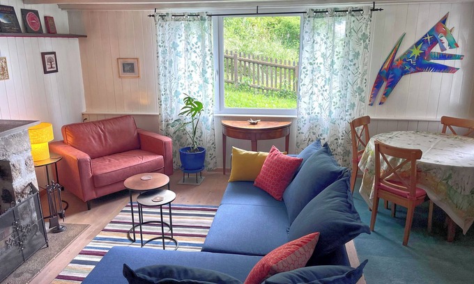 Montmollin Cabaña | A cozy cottage, suitably different, near medieval and modern Neuchâtel.