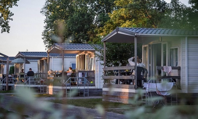 Notter Cabina | A cozy cottage with porch for the whole family. Celebrate vacations!