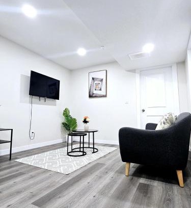 Northeast Edmonton Apartamento | A Cozy Home away from Home