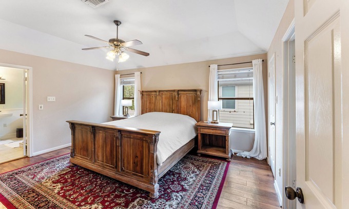Barker Casa | Katy Home for Professionals | High-Speed Wi-Fi, Ideal Location & Peaceful Stay