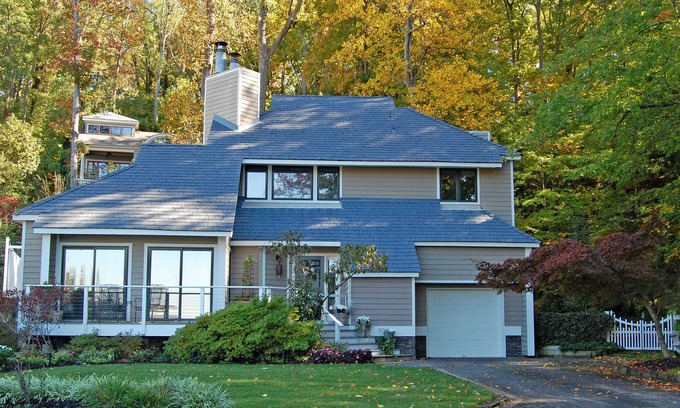 Severna Park Casa | ¡Un escaparate de decoradores! Esta hermosa casa se encuentra dentro de un callejón sin salida directamente en la entrada al río Severn.