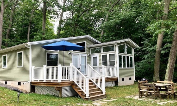 Lansing Cabaña | ¡Una encantadora casa de campo en la orilla este del lago Cayuga!