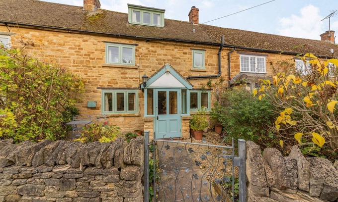 Moreton-in-Marsh Cabaña | A delightful two bedroom Cotwold holiday cottage with garden - Cosy Corner