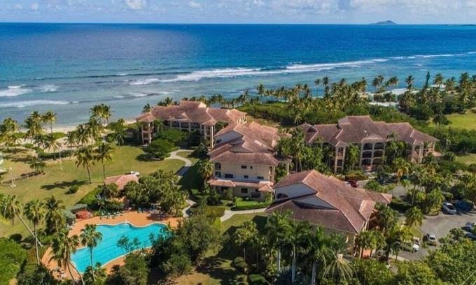 La Grande Princesse Condominio | A dip in the warm Caribbean waters or a swim in the Olympic-size pool