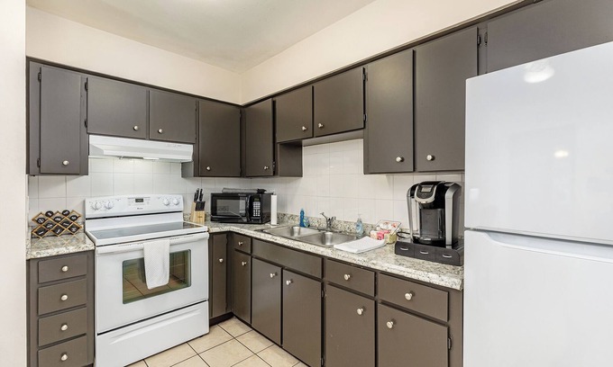Tarpon Springs Apartamento | Bienvenido a nuestro paraíso para perros y disfrute de nuestras playas, mariscos y surf.