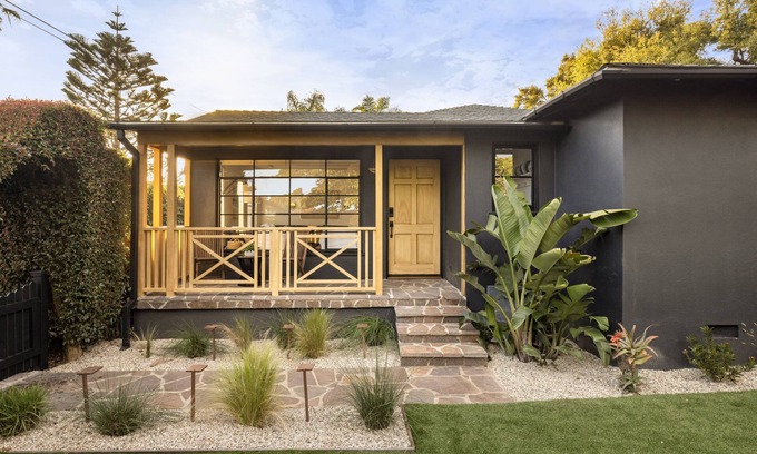 The Mesa Casa | A Dreamy Beach Bungalow