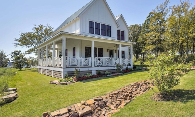 Eufaula Casa | A Dreamy Coastal Cottage! Wellington by the Lake