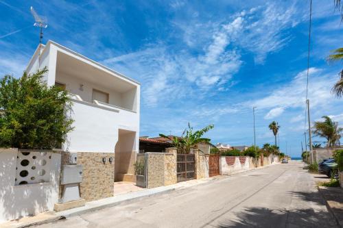 Torre Rinalda Apartamento | A due Passi dal Mare by BarbarHouse