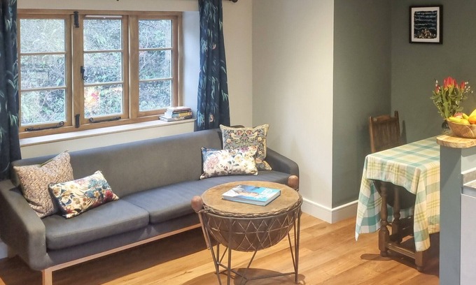 East Horrington Cabaña | 1 bedroom accommodation in Shepton Mallet