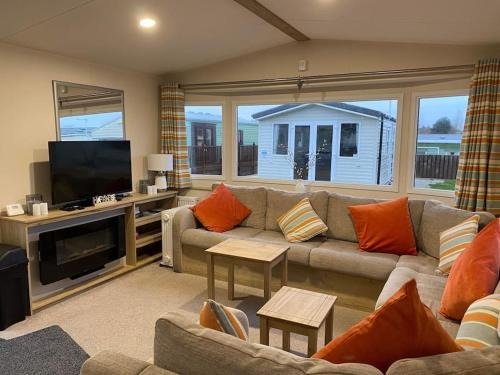 Morecambe Casa | A family-friendly, eight birth, 2019 Abbey Trieste Caravan