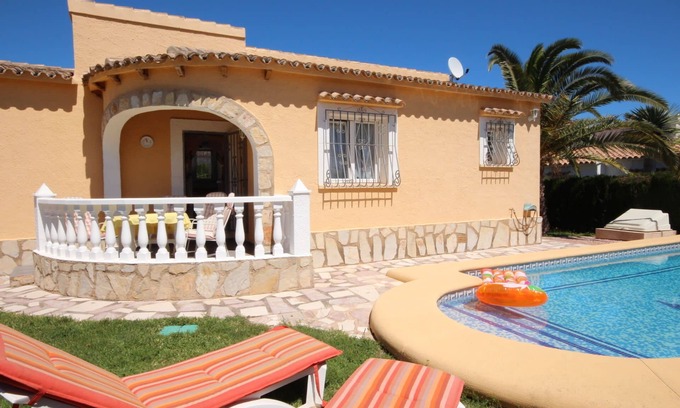 Els Poblets Casa | A pocos minutos de la playa de Els Poblets se encuentra nuestra villa de 2 dormitorios.