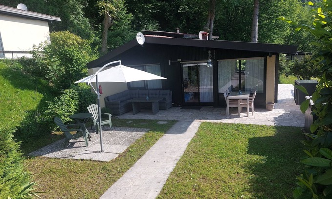 Aer Casa | A fine bungalow in a beautiful vacation park with swimming pool.