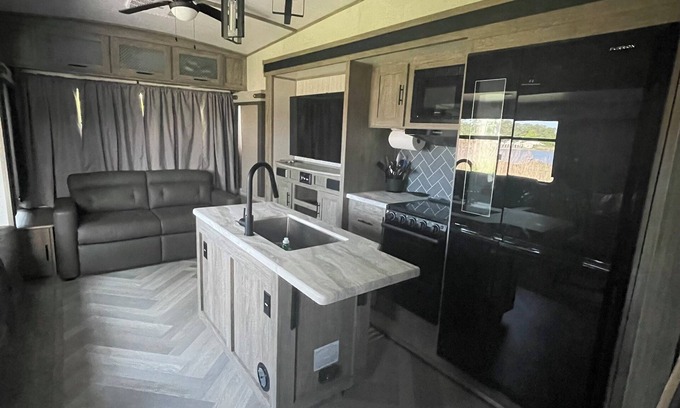 Pinecrest Casa | A fisherman's dream destination & getaway at a Peaceful Family Friendly Marina