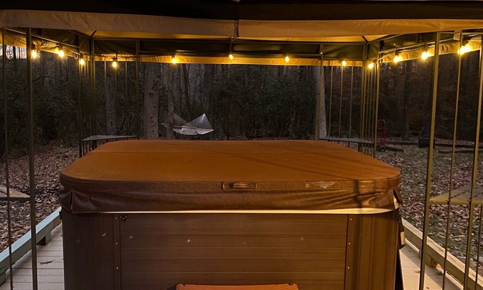 Banks County Cabaña | A-Frame Getaway! 3 beds, 2 baths, hot tub