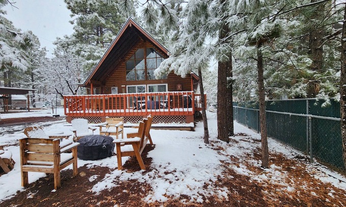Lakeside Cabina | A-frame in Lakeside - King Bed, gas firepit, fenced yard