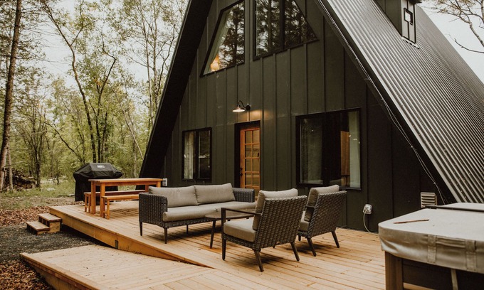 Arnes Cabaña | A-Frame in the Pines. *Hot tub, wood stove, backyard oasis!*