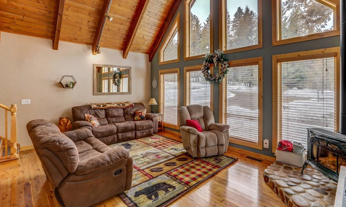 McCall Casa | A-Frame of Mind - Hot Tub - Pet-friendly - Trailer Parking - Wildlife - Quiet - Riverwalk access