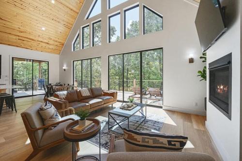 Broken Bow Casa | A-Frame of Mind - Modern Farmhouse