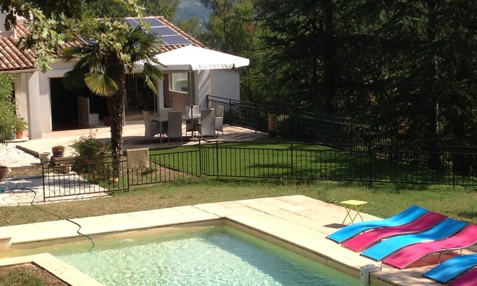 Brignoles Casa | A fully equipped villa with pool and garden in the middle of the forest