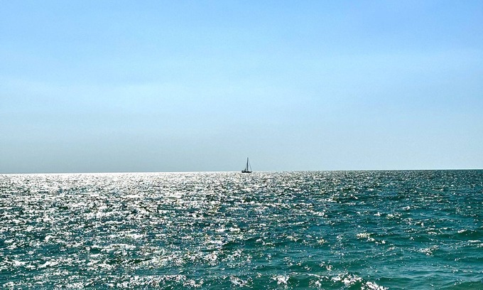 Venice Casa | A fully furnished sun filled new home built in 2022 perfect beach retreat.