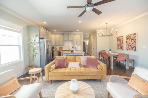 Black Mountain Casa | A Gem in the Heart of Black Mountain