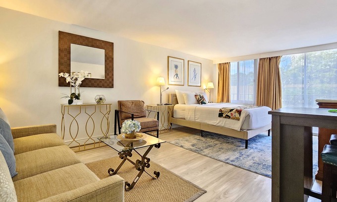 Diamond Head - Kapahulu - St. Louis Apartamento | A Gem of a Studio at The Diamond Head Beach Hotel