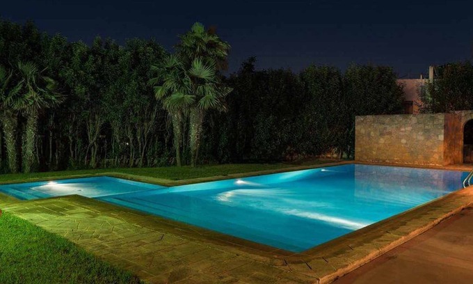 Kontomari Villa | Una casa señorial del siglo 19 gloriosa con una hermosa piscina privada