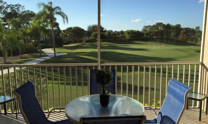 Bonita Springs Condominio | Retiro del golfista! Carrera de primavera en los arroyos