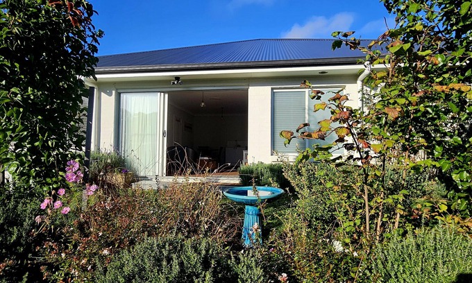 Renwick Casa | A great place to stay, relax or smell the Roses and enjoy the Southern Highlands