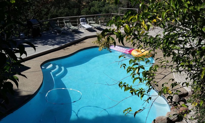 Rancho Calaveras Casa | Un gran lugar de vacaciones A orillas del río, cerca de los lagos, campos de golf y Rolling Hills
