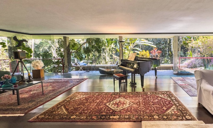 Carapicuiba Casa | A Haven of Inspiration in Granja Viana