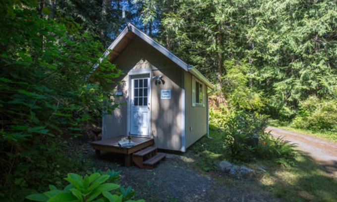 Port Angeles Cabaña | A Hidden Haven & Water Garden Cottages