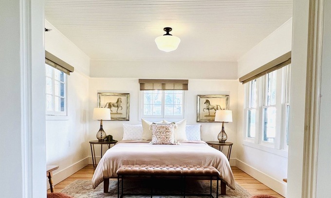 Sisters Cabaña | A Historic Inn, right in Downtown Sisters!The whole town at your doorstep