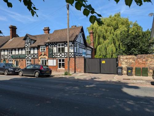 Bury St Edmunds Casa | A historic Pub with a modern twist - The Greyhound