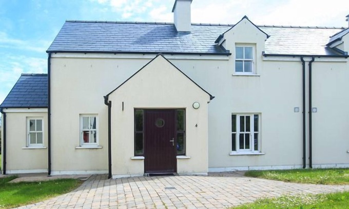 Dungarvan Casa | A holiday home that sleeps 6 guests in 3 bedrooms