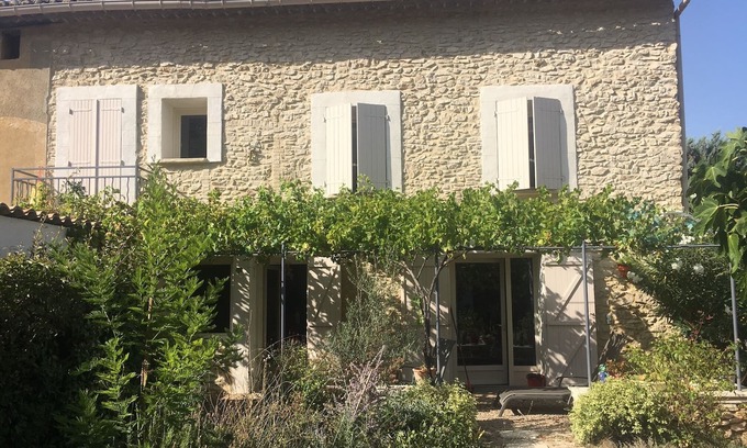 Connaux Otro | A huge 4 people flat in a Provence formhouse