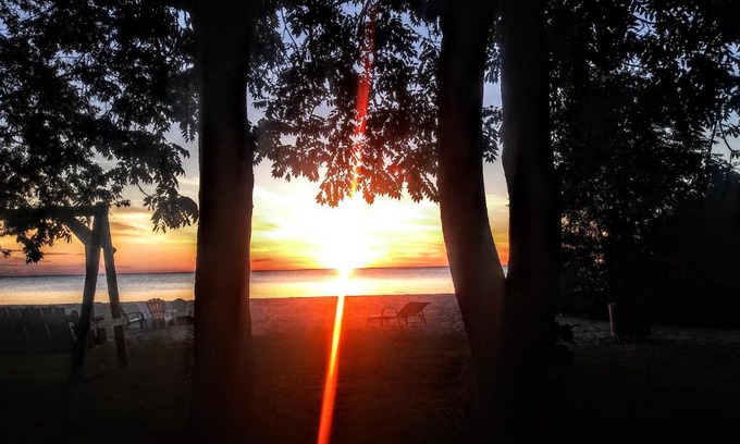 Lakeport Casa | A LAKE HURON SUNRISE Home Retreat