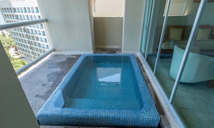 Centro Complejo | A Little Bit of Paradise