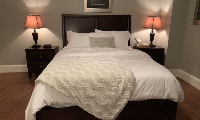 Sudbury Apartamento | Un pequeño lujo europeo en el corazón del centro de Sudbury.