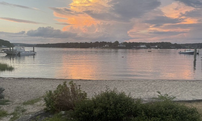 Niantic Casa | A little Gem 💎water front cottage style beach home