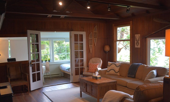 Gibsons Cabina | Una pequeña pieza de Paradise-Waterfront Cottage