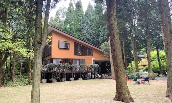 Aso Cabaña | A lodge nestled in the forest of Aso accommodates up to 8 people / Aso Kumamoto
